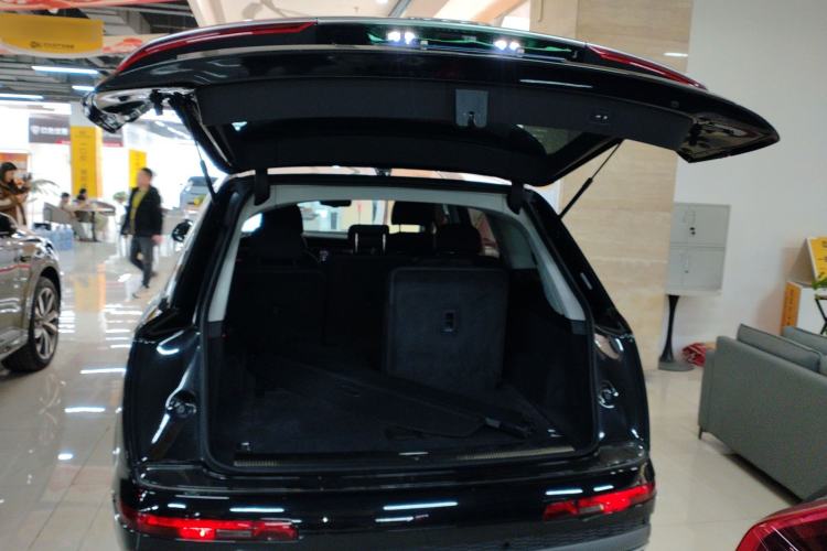 Used Audi Q7 2023 45 TFSI quattro S line Sport model