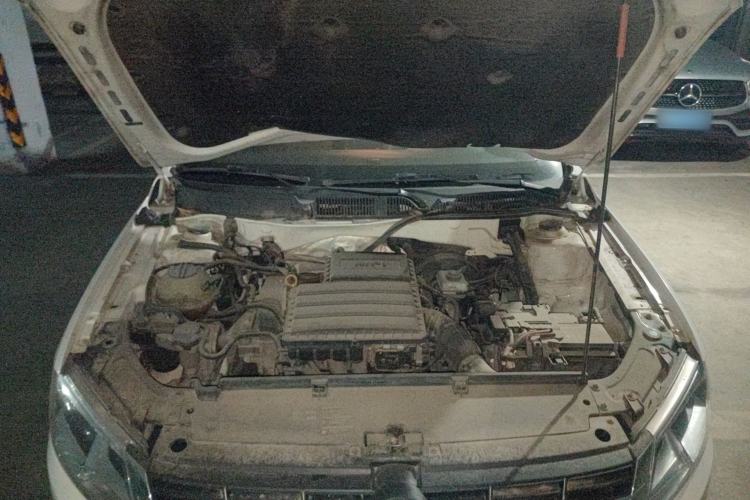 Used Volkswagen Lavida 2013 Restyled Classic 1.6L Manual Comfort Edition
