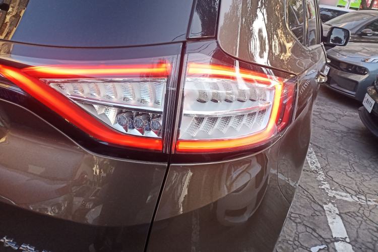 Used Ford Edge 2016 EcoBoost 245 Two-Wheel-Drive Titanium 7-Seater
