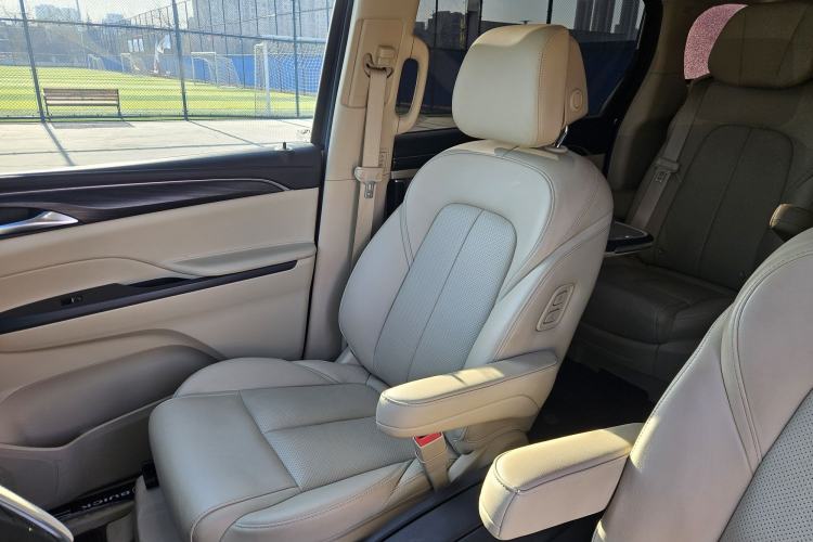 Used Buick GL8 2023 ES Lu Zun Deluxe and Yue Edition