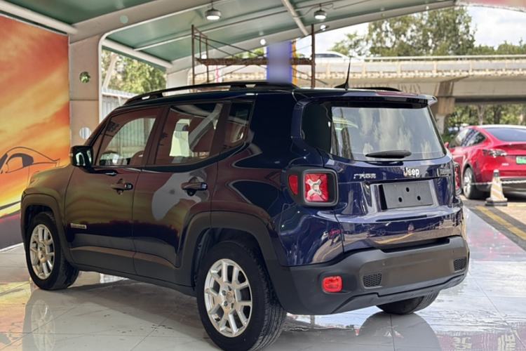 Used  Renegade 2019 220T Automatic Leading Edition
