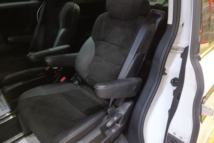 Used Honda Elysion 2016 2.4L Comfort Edition
