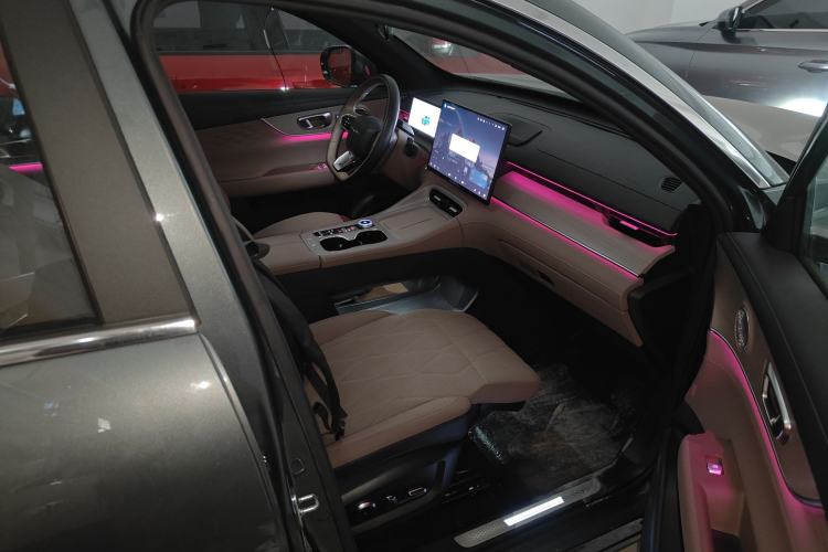 Used Chery Tiggo 8 PLUS 2025 290TGDI DCT Prestige 5-Seater
