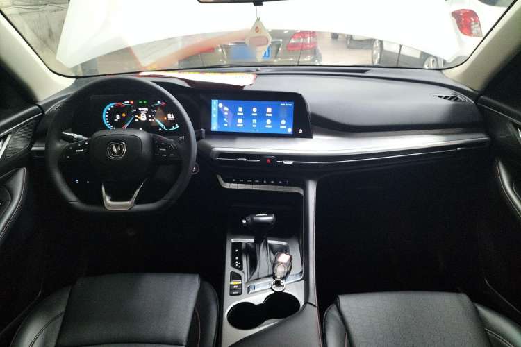 Used Changan CS35PLUS 2021 Revised Version Blue Whale NE 1.4T DCT Luxury Edition
