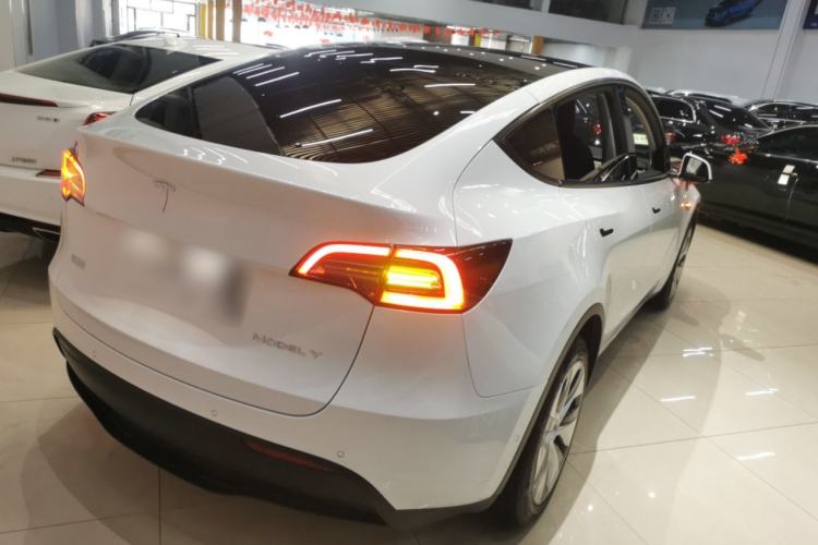 Used Tesla Model Y 2021 Long-Range All-Wheel-Drive Version 3D7