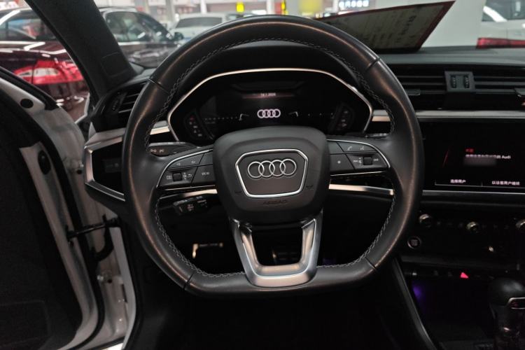 Used Audi Q3 2024 35 TFSI Fashion Dynamic Edition
