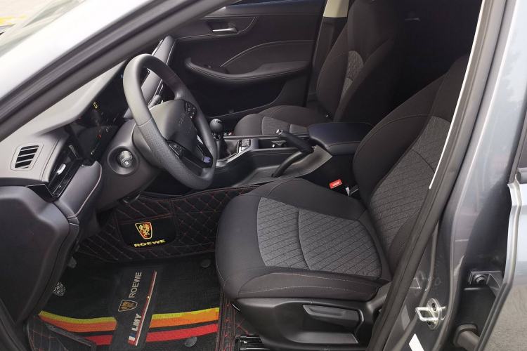 Used Roewe i5 2023 1.5L Manual Comfort Edition
