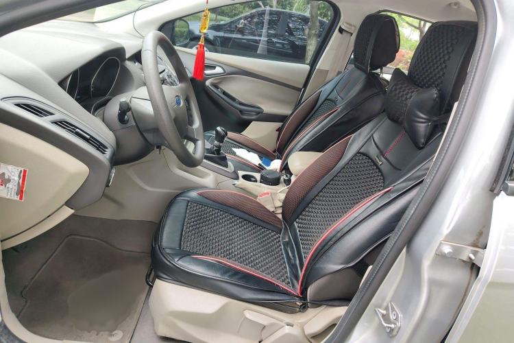 Used Ford Focus 2012 Sedan 1.6L Manual Comfort Model
