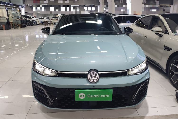 Used Volkswagen Passat 2025 Pro 380TSI Starry Dragon Luxury Edition
