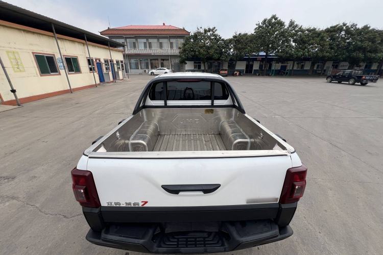 Used JMC Yuhu 7 2023 2.0T Automatic Gasoline 4x4 Comfort Edition Standard Wheelbase
