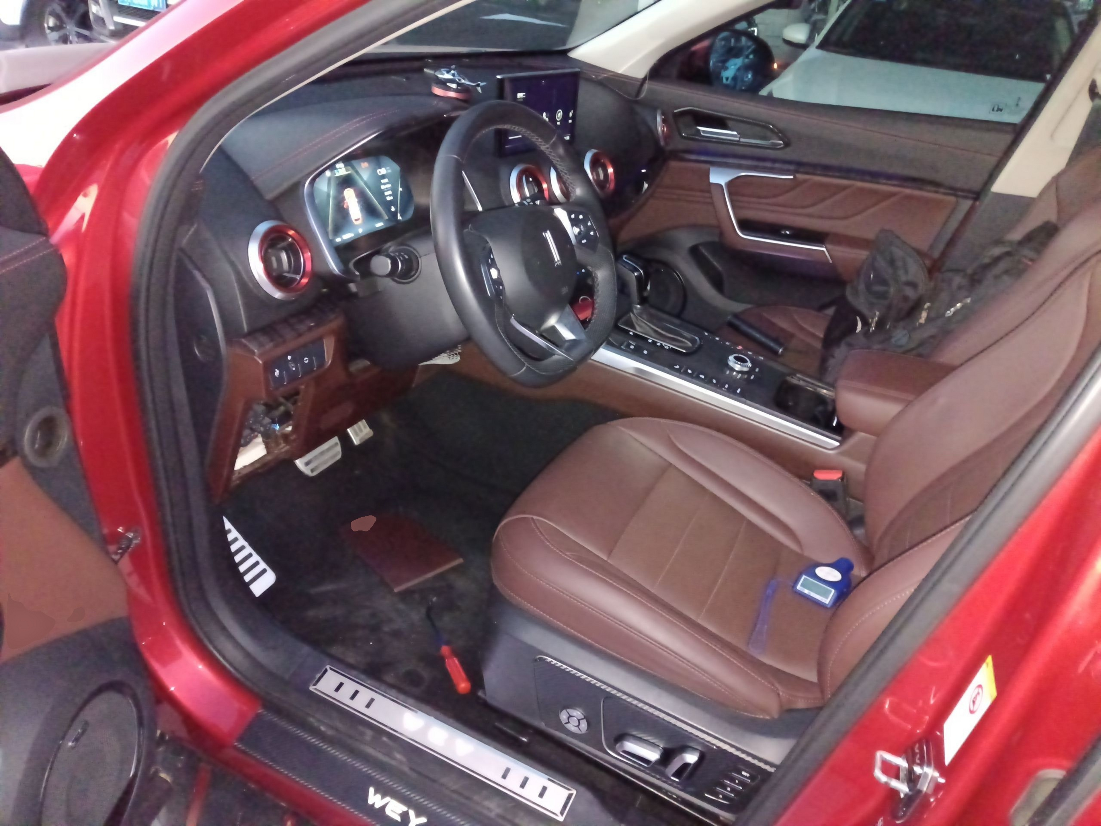 المقاعد الأمامية داخل السيارة