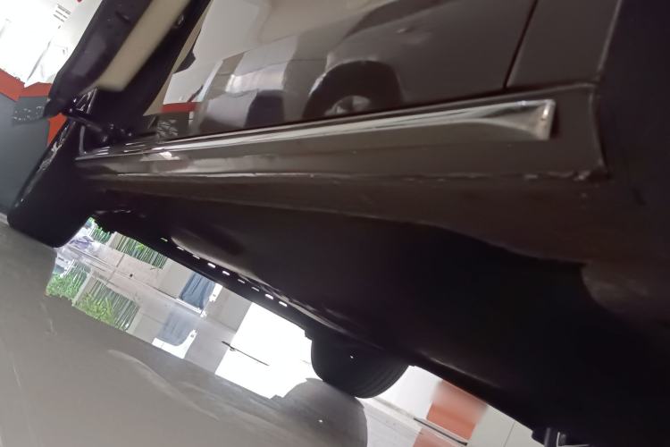 Used Buick GL8 2023 Facelifted Land Cruiser Executive Luxury Version
