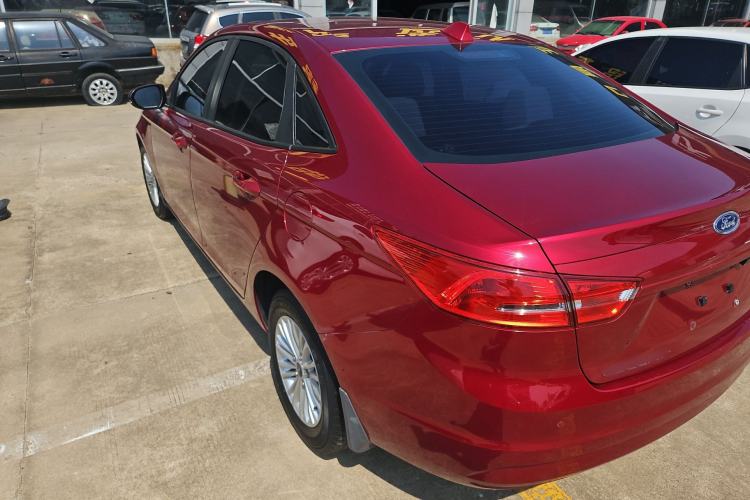 Used Ford Escort 2015 1.5L Manual Comfort Model
