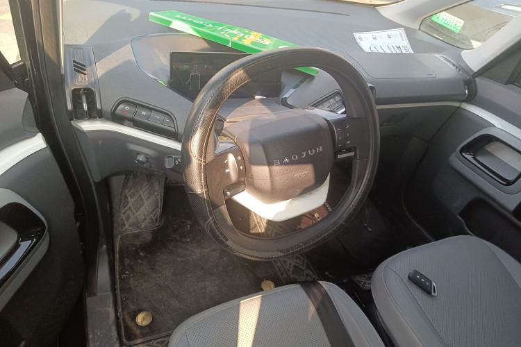 Used Baojun KiWi EV 2021 Artist Model Lithium Iron Phosphate
