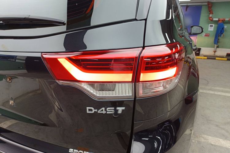 Used Toyota Highlander 2018 2.0T Four-Wheel Drive Luxury Version 7 Seats China VI Standard
