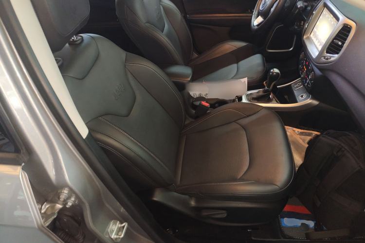 Used  Compass 2017 200T Automatic Family Edition