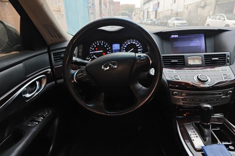 Used Infiniti Q70 2017 Q70L 2.5L Enjoyment Edition
