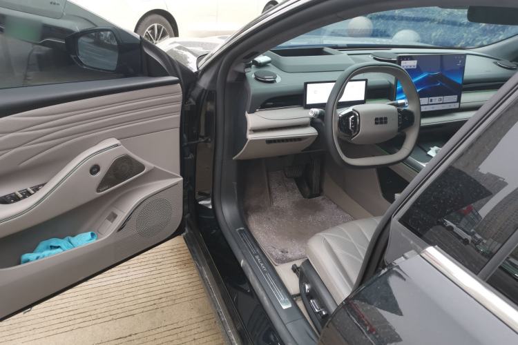 Used Geely Galaxy Galaxy 8 2025 130km EM-P Starship Edition