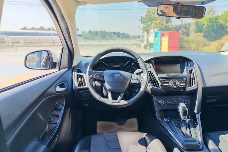 Used Ford Focus 2018 Hatchback Classic 1.6L Automatic Trendy SmartDrive Edition
