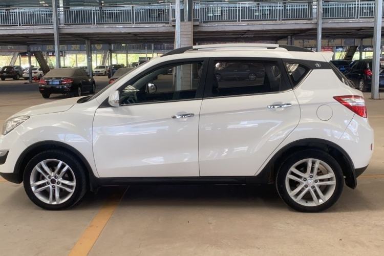 Used Changan CS35 2014 1.6L Automatic Luxury Navigation Model China IV Standard
