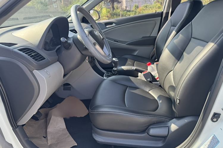 Used Hyundai Verna 2014 1.4L Manual Smart GLS Trim