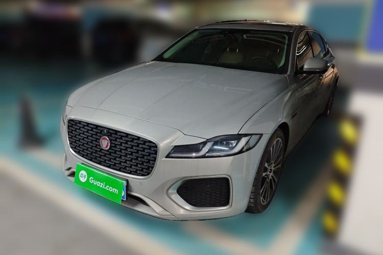 Used Jaguar XFL 2025 Model—2.0T P250, Two-Wheel Drive, Premium Luxury Edition
