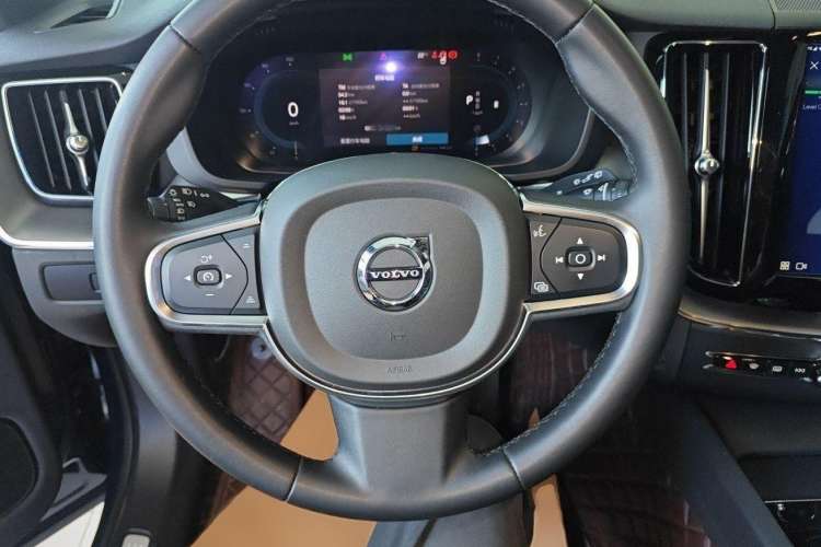 Used Volvo XC60 2024 B5 4x4 Smart Luxury Edition
