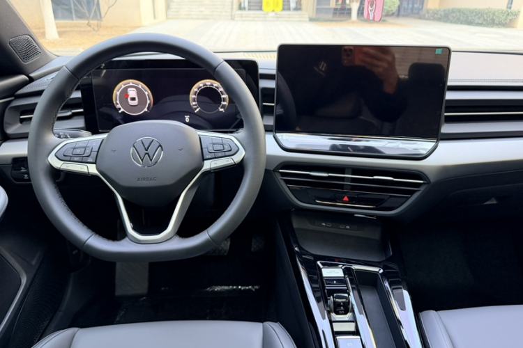 Used Volkswagen Lamando 