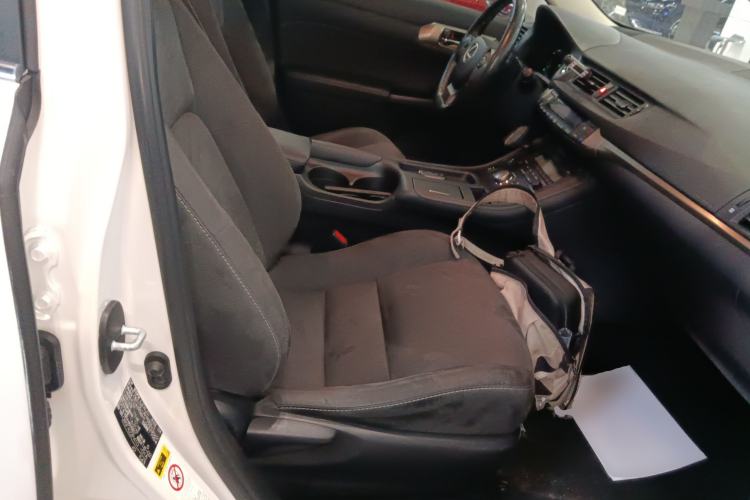 Used Lexus CT 2017 CT200h Elite Edition Solid Color China V Standard
