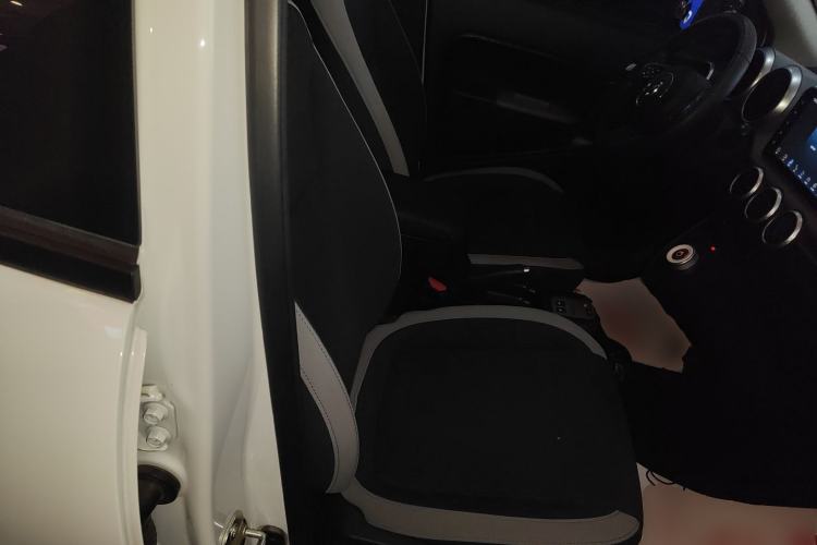 Used ORA Black Cat 2021 301 km Basic Version
