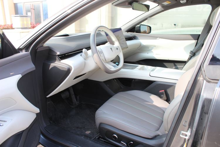 Used  L07 2025 530 Ultra DeepBlue Intelligent Driving AD PRO Pure-Electric Version