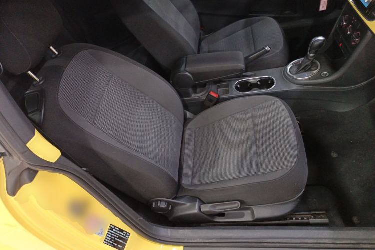 Used Volkswagen Beetle 2015 180TSI model
