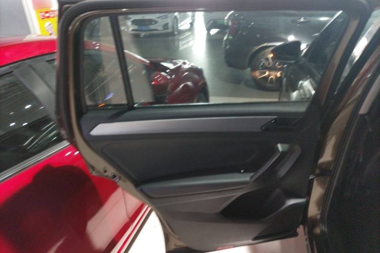 Used Volkswagen Tiguan L 2018 330TSI Automatic Two-Wheel Drive Luxury Edition
