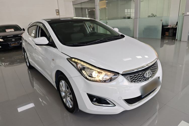Used Hyundai Elantra 2016 1.6L Automatic Smart Version
