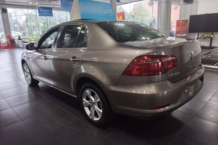 Used Volkswagen Bora 2015 Value Edition 1.6L Automatic Comfort Version
