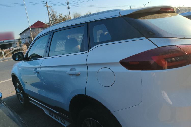 Used Geely Auto Emgrand X7 Sport 2018 1.8TD Automatic Two-Wheel Drive Smart Connect 4G Internet Edition