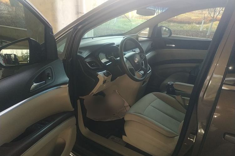 Used Buick GL8 2023 Land Executive Class Comfort Model
