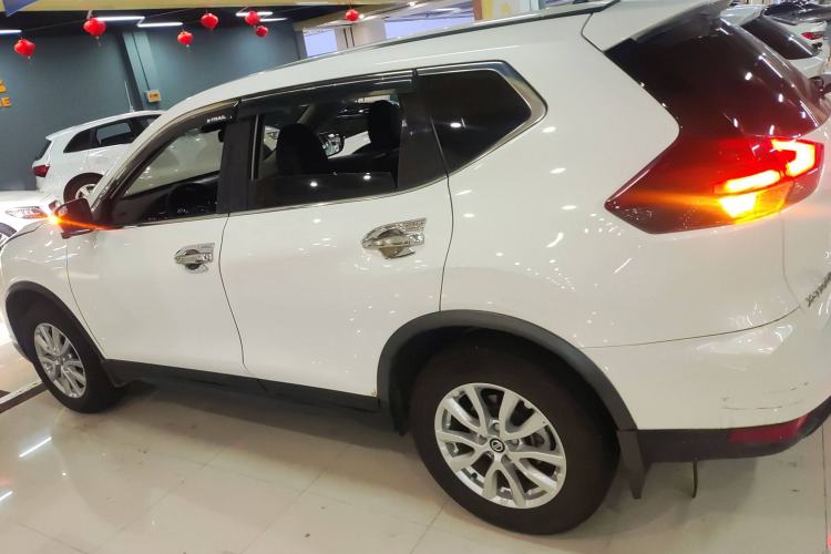 Used Nissan X-Trail 2023 Classic 2.0L Two-Wheel Drive Smart Connect Premium Edition
