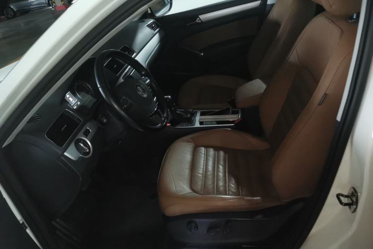 Used Volkswagen Passat 2014 1.8TSI DSG Prestige Navigation Edition
