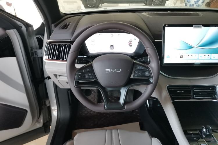 Used BYD Song PLUS New Energy 2025 EV 520km Luxury Version
