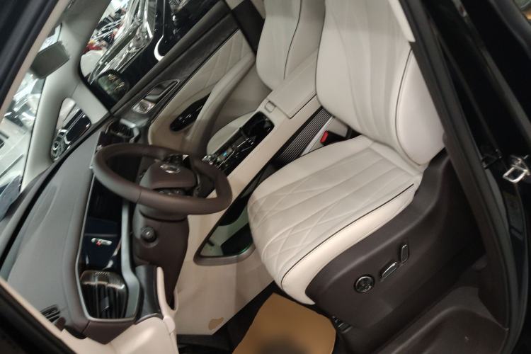 Used Denza D9 2024 DM-i 1050 Luxury Model