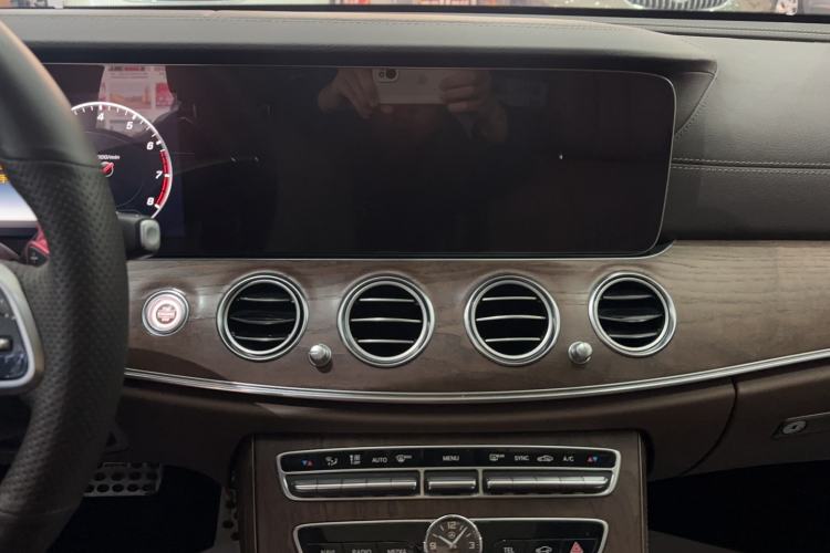 Used Mercedes-Benz E-Class 2019 E 200 L 4MATIC
