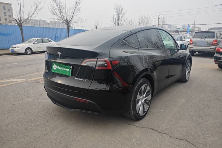 Used Tesla Model Y 2022 Long-Range All-Wheel-Drive Version
