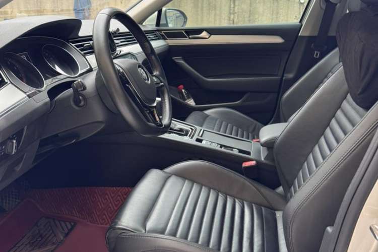 Used Volkswagen Magotan 2019 330TSI DSG Leading Edition China V Standard
