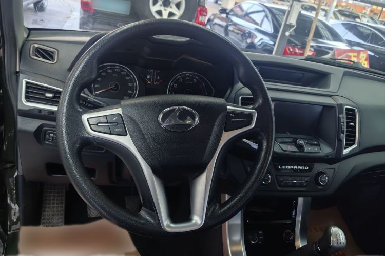 Used Leopaard Q6 2015 2.4L Manual 4x4 Excellence Edition
