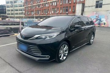 Used Toyota Sienna 2023 2.5L Hybrid Deluxe Edition