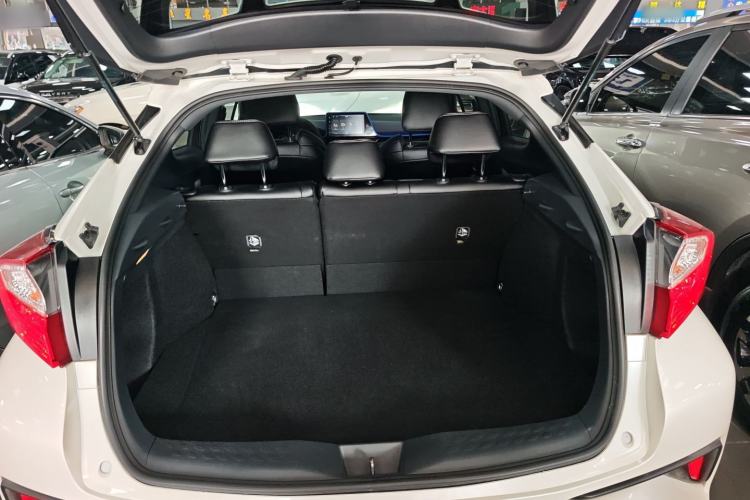 Used Toyota IZOA 2020 2.0L Enjoy Edition