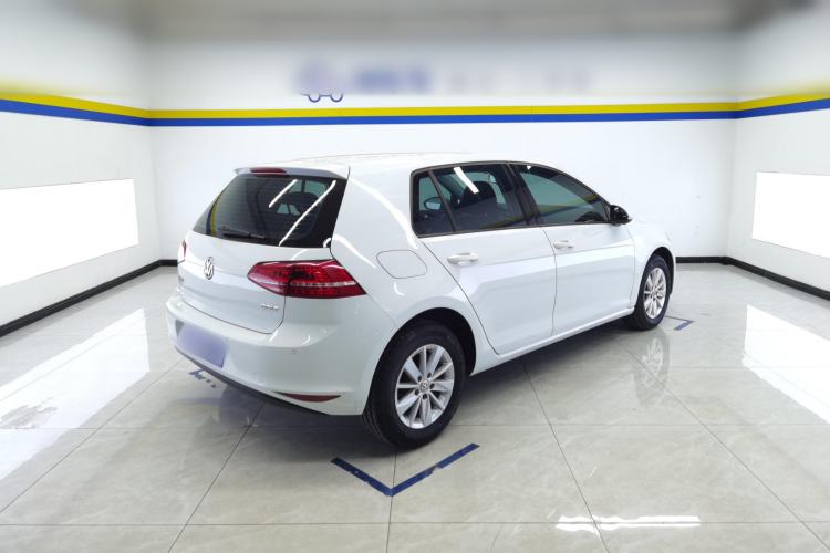 Used Volkswagen Golf 2016 1.6L Automatic Fashion Model

