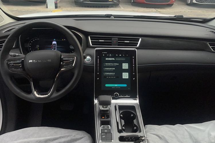 Used Roewe RX5 2023 PLUS 330TGI Automatic Trendsetting Smart Edition
