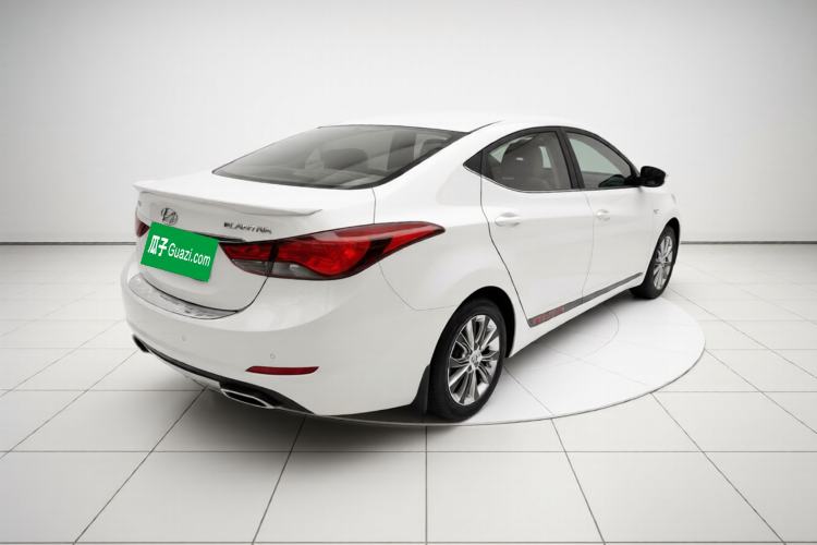 Used Hyundai Elantra (5th Generation / Langdong) 2016 1.6L Automatic Smart Version